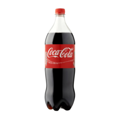 20792023 COCA-COLA 1,5L INKL PANT